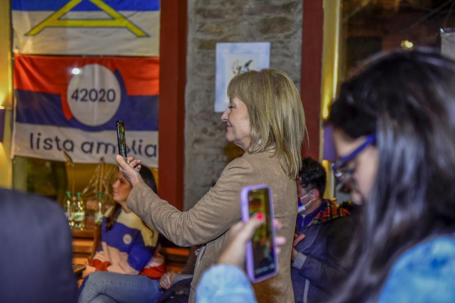 Lanzamiento La Amplia