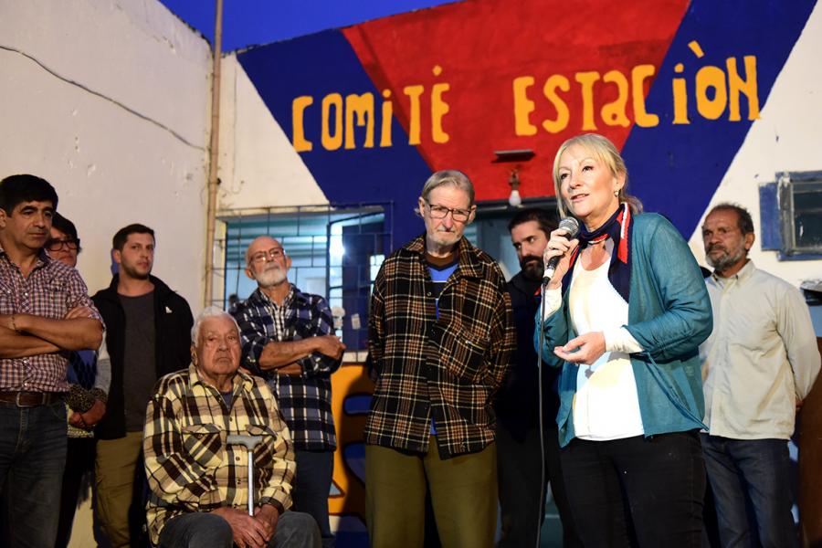 Charla en comité de Base "Barrio Estación" - Minas, Lavalleja